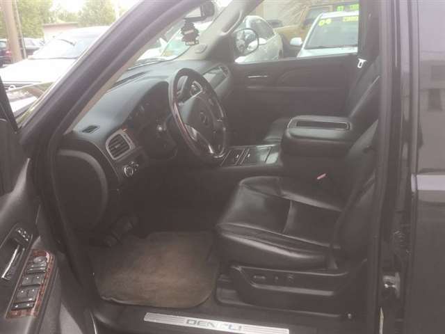 2010 GMC Yukon AWD Denali 4dr SUV